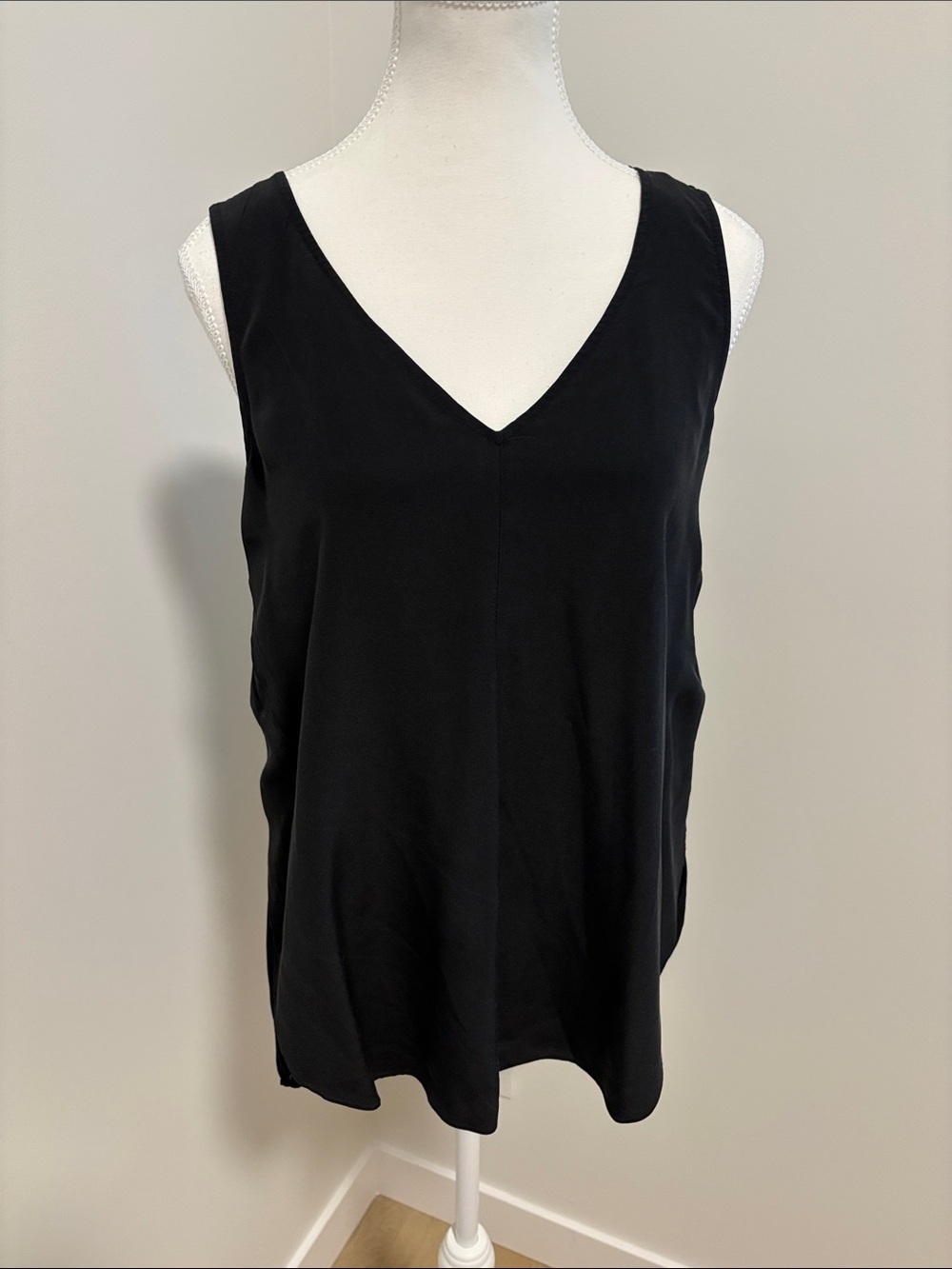 10 Crosby Derek Lam Black V-Neck Silk Tank
